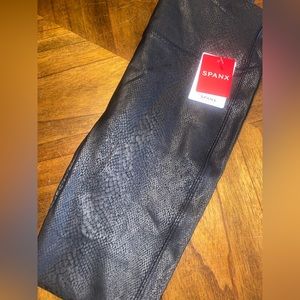 Spanx faux leather snakeskin leggings M NWT
